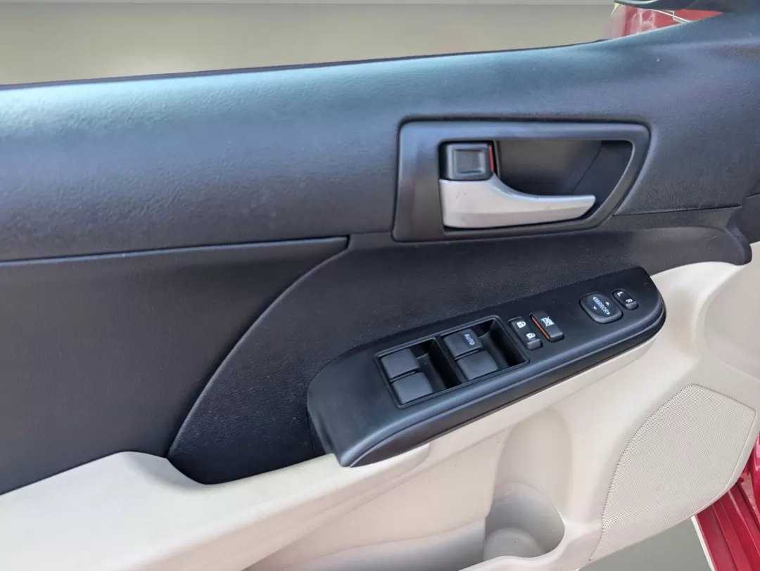 2013 Toyota Camry LE (4T1BF1FK1DU) with an Other engine, located at 1430 Gateway Drive, Opelika, AL, 36801, (334) 239-0944, 32.637871, -85.409790 - **Discover the Perfect Blend of Reliability and Comfort with the 2013 Toyota Camry at Gils Auto!**<br /> <br /> Are you searching for a dependable vehicle that fits seamlessly into your busy lifestyle? Look no further than Gils Auto, your trusted Buy Here Pay Here dealership in Phenix City, AL. Our - Photo#8