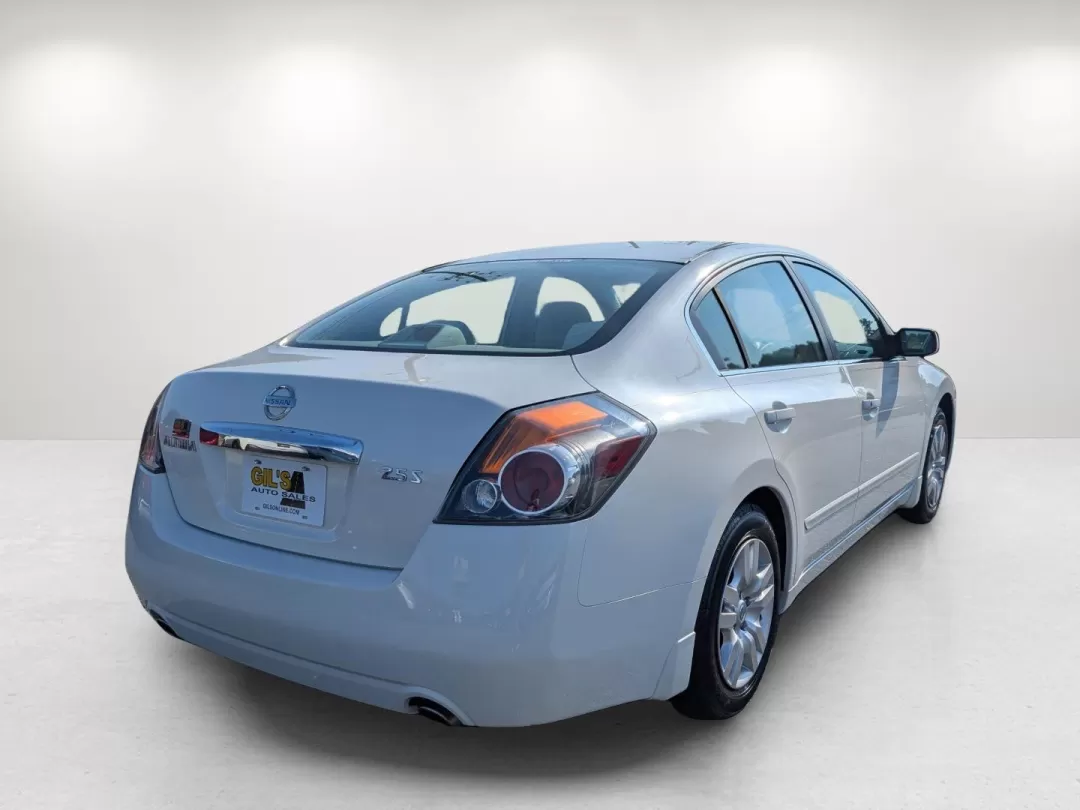 2010 /Blonde Nissan Altima 2.5 S (1N4AL2AP3AC) with an Other engine, located at 3959 U.S. 80 W, Phenix City, AL, 36870, (334) 297-4885, 32.469296, -85.135185 - Discover the perfect blend of style, comfort, and reliability with the 2010 Nissan Altima 2.5 S, now available at Gils Auto in Phenix City, AL. Whether you're a daily commuter navigating the bustling streets of downtown or a family looking for a dependable vehicle to embark on weekend adventures, th - Photo#4