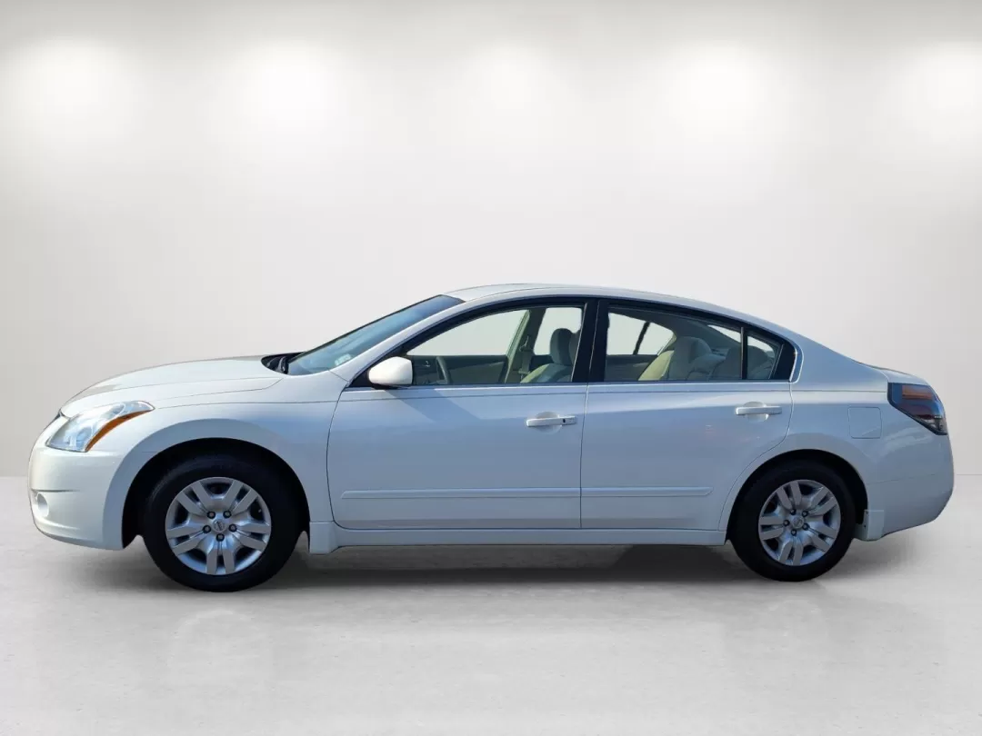 2010 /Blonde Nissan Altima 2.5 S (1N4AL2AP3AC) with an Other engine, located at 521 Old Farm Lane Rd, Prattville, AL, 36066, (334) 325-1505, 32.482460, -86.416367 - Discover the perfect blend of style, comfort, and reliability with the 2010 Nissan Altima 2.5 S, now available at Gils Auto in Phenix City, AL. Whether you're a daily commuter navigating the bustling streets of downtown or a family looking for a dependable vehicle to embark on weekend adventures, th - Photo#7