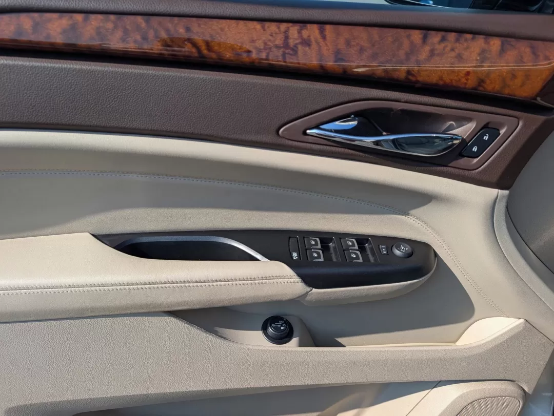 2016 /Shale with Brownstone accents Cadillac SRX Luxury Collection (3GYFNBE31GS) with an Other engine, located at 3959 U.S. 80 W, Phenix City, AL, 36870, (334) 297-4885, 32.469296, -85.135185 - Are you ready to elevate your driving experience? Look no further than this stunning 2016 Cadillac SRX Luxury Collection, now available at Gils Auto in Phenix City, AL. This stylish SUV perfectly blends comfort, technology, and performance, making it ideal for both family outings and daily commutes. - Photo#8