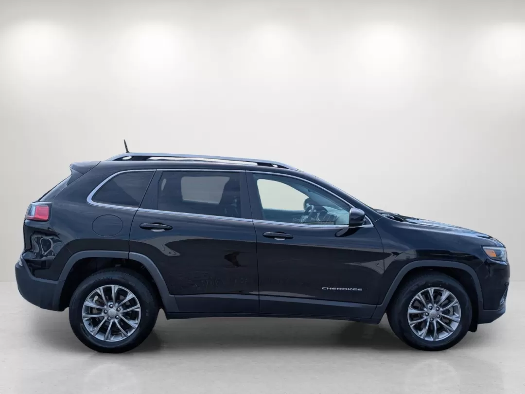 2020 /Black Jeep Cherokee Latitude Plus (1C4PJLLB1LD) with an Other engine, located at 3959 U.S. 80 W, Phenix City, AL, 36870, (334) 297-4885, 32.469296, -85.135185 - **Experience the Adventure with the 2020 Jeep Cherokee Latitude Plus in Phenix City!**<br /> <br /> Are you ready to elevate your weekend excursions or tackle daily commutes with style and confidence? The 2020 Jeep Cherokee Latitude Plus is the perfect choice for those seeking a versatile and reliab - Photo#4
