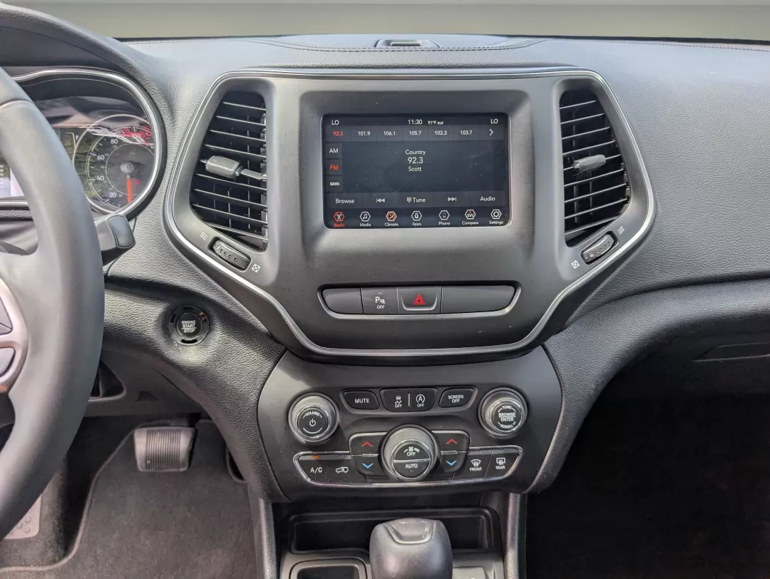 2020 /Black Jeep Cherokee Latitude Plus (1C4PJLLB1LD) with an Other engine, located at 3959 U.S. 80 W, Phenix City, AL, 36870, (334) 297-4885, 32.469296, -85.135185 - **Experience the Adventure with the 2020 Jeep Cherokee Latitude Plus in Phenix City!**<br /> <br /> Are you ready to elevate your weekend excursions or tackle daily commutes with style and confidence? The 2020 Jeep Cherokee Latitude Plus is the perfect choice for those seeking a versatile and reliab - Photo#15
