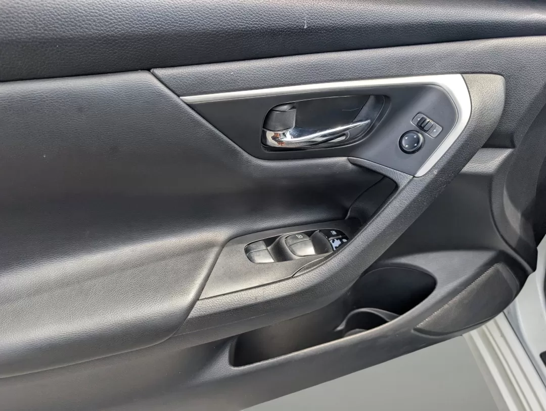 2016 /Charcoal Nissan Altima 2.5 S (1N4AL3AP2GC) with an Other engine, located at 3959 U.S. 80 W, Phenix City, AL, 36870, (334) 297-4885, 32.469296, -85.135185 - **Unlock the Perfect Blend of Style and Reliability with the 2016 Nissan Altima at Gils Auto in Phenix City!**<br /> <br /> Are you in the market for a vehicle that seamlessly fits into your active lifestyle while offering the reliability and comfort you deserve? Look no further than the 2016 Nissan - Photo#9