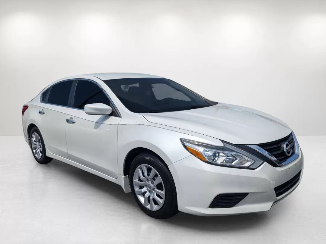 2016 /Charcoal Nissan Altima 2.5 S (1N4AL3AP2GC) with an Other engine, located at 1430 Gateway Drive, Opelika, AL, 36801, (334) 239-0944, 32.637871, -85.409790 - **Unlock the Perfect Blend of Style and Reliability with the 2016 Nissan Altima at Gils Auto in Phenix City!**<br /> <br /> Are you in the market for a vehicle that seamlessly fits into your active lifestyle while offering the reliability and comfort you deserve? Look no further than the 2016 Nissan - Photo#2
