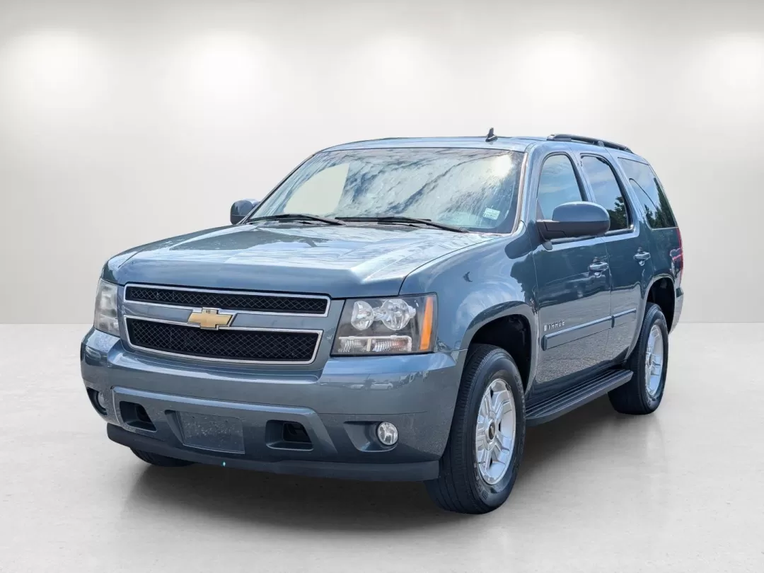 2008 /Ebony Chevrolet Tahoe LT w/3LT (1GNFC13J28R) with an Other engine, located at 3959 U.S. 80 W, Phenix City, AL, 36870, (334) 297-4885, 32.469296, -85.135185 - ### Experience Unmatched Versatility with the 2008 Chevrolet Tahoe LT at Gils Auto!<br /> <br /> Are you searching for a dependable SUV that can seamlessly transition from daily family commutes to weekend adventures? Look no further than the 2008 Chevrolet Tahoe LT, available now at Gils Auto in Phe - Photo#1