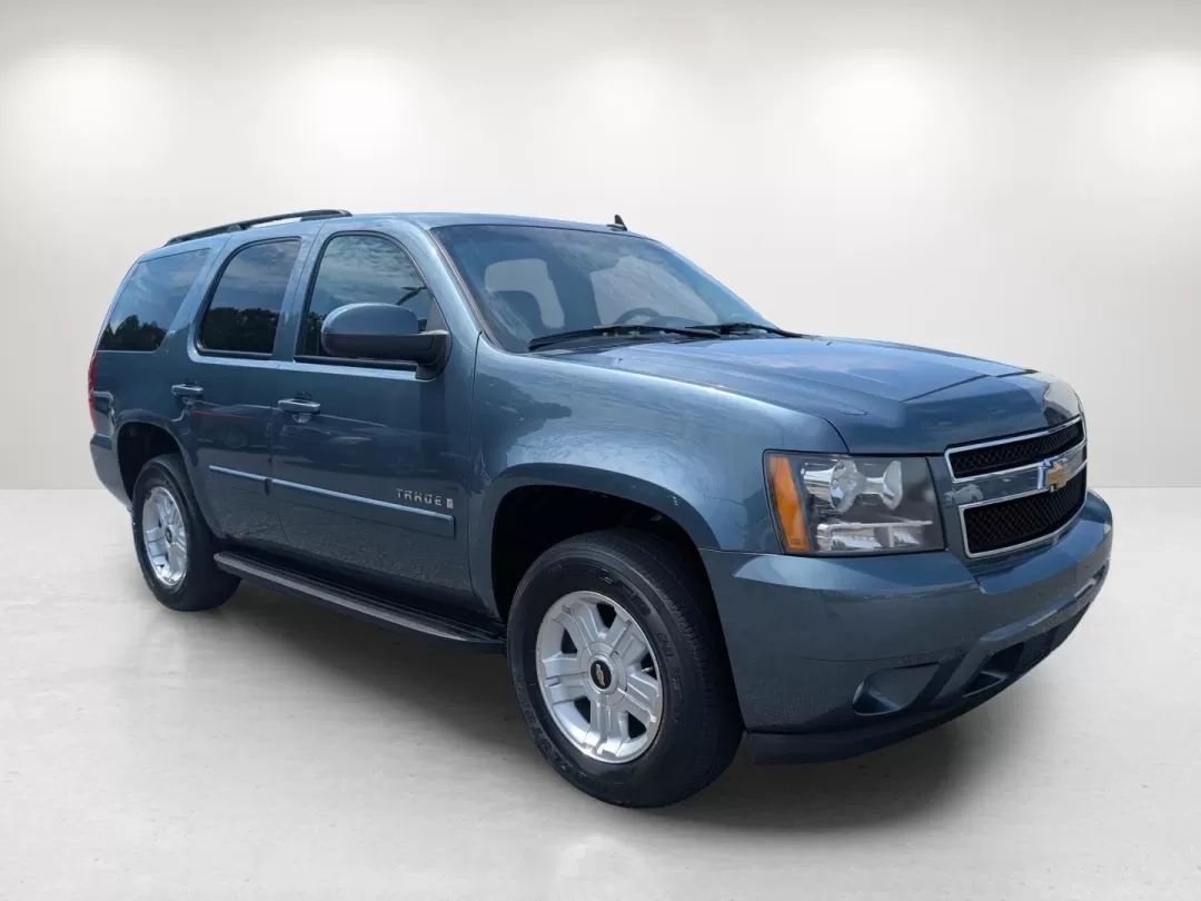 2008 /Ebony Chevrolet Tahoe LT w/3LT (1GNFC13J28R) with an Other engine, located at 3959 U.S. 80 W, Phenix City, AL, 36870, (334) 297-4885, 32.469296, -85.135185 - ### Experience Unmatched Versatility with the 2008 Chevrolet Tahoe LT at Gils Auto!<br /> <br /> Are you searching for a dependable SUV that can seamlessly transition from daily family commutes to weekend adventures? Look no further than the 2008 Chevrolet Tahoe LT, available now at Gils Auto in Phe - Photo#3