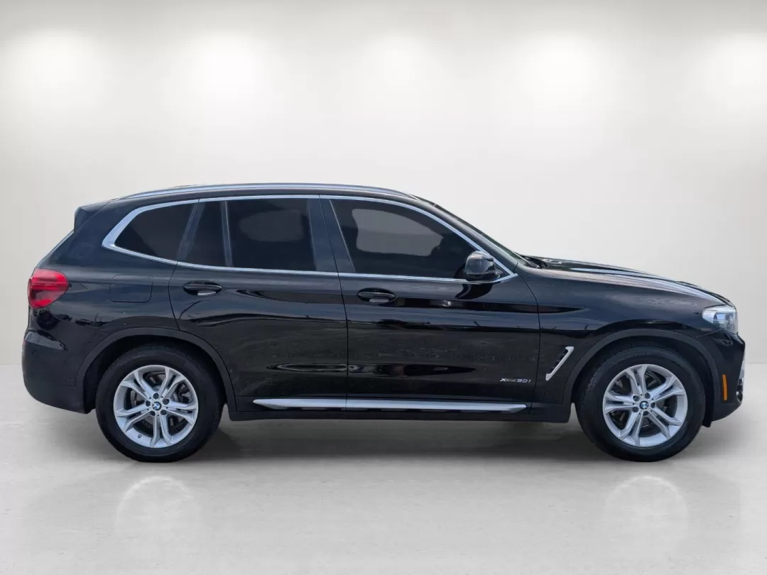 2018 BMW X3 xDrive30i (5UXTR9C5XJL) with an Other engine, located at 3959 U.S. 80 W, Phenix City, AL, 36870, (334) 297-4885, 32.469296, -85.135185 - **Experience Luxury and Adventure with the 2018 BMW X3 xDrive30i at Gils Auto!**<br /> <br /> Are you searching for the perfect vehicle that seamlessly combines luxury, performance, and practicality? Look no further than the stunning 2018 BMW X3 xDrive30i at Gils Auto in Phenix City, AL! This except - Photo#4