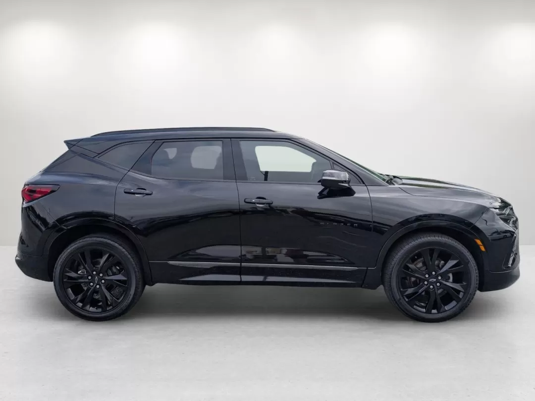 2020 /Jet Black Chevrolet Blazer RS (3GNKBERS2LS) with an Other engine, located at 1430 Gateway Drive, Opelika, AL, 36801, (334) 239-0944, 32.637871, -85.409790 - Discover the perfect blend of style, comfort, and functionality with this stunning 2020 Chevrolet Blazer RS, available now at Gils Auto in Phenix City, AL. Whether you're navigating daily commutes, embarking on weekend adventures, or accommodating a growing family, this SUV has everything you need t - Photo#3