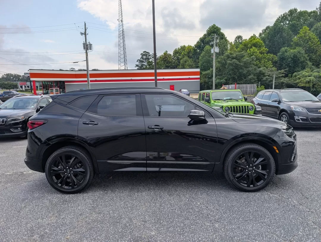 2020 /Jet Black Chevrolet Blazer RS (3GNKBERS2LS) with an Other engine, located at 3959 U.S. 80 W, Phenix City, AL, 36870, (334) 297-4885, 32.469296, -85.135185 - Discover the perfect blend of style, comfort, and functionality with this stunning 2020 Chevrolet Blazer RS, available now at Gils Auto in Phenix City, AL. Whether you're navigating daily commutes, embarking on weekend adventures, or accommodating a growing family, this SUV has everything you need t - Photo#3