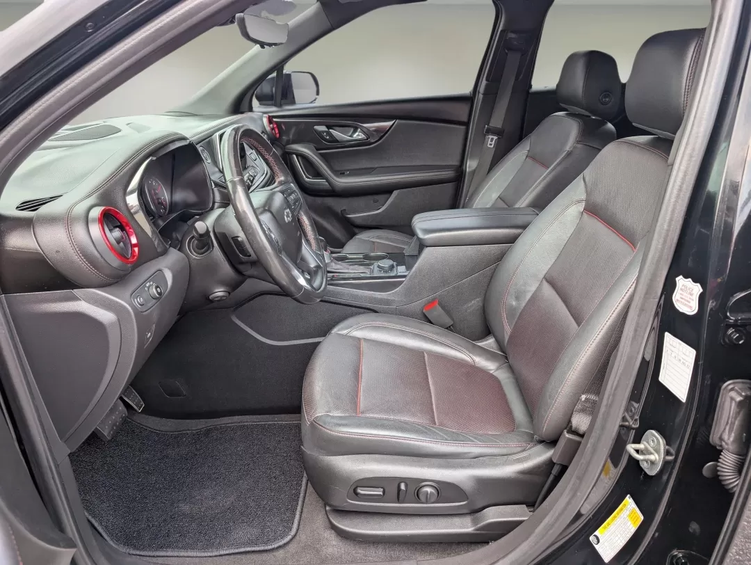 2020 /Jet Black Chevrolet Blazer RS (3GNKBERS2LS) with an Other engine, located at 3959 U.S. 80 W, Phenix City, AL, 36870, (334) 297-4885, 32.469296, -85.135185 - Discover the perfect blend of style, comfort, and functionality with this stunning 2020 Chevrolet Blazer RS, available now at Gils Auto in Phenix City, AL. Whether you're navigating daily commutes, embarking on weekend adventures, or accommodating a growing family, this SUV has everything you need t - Photo#11