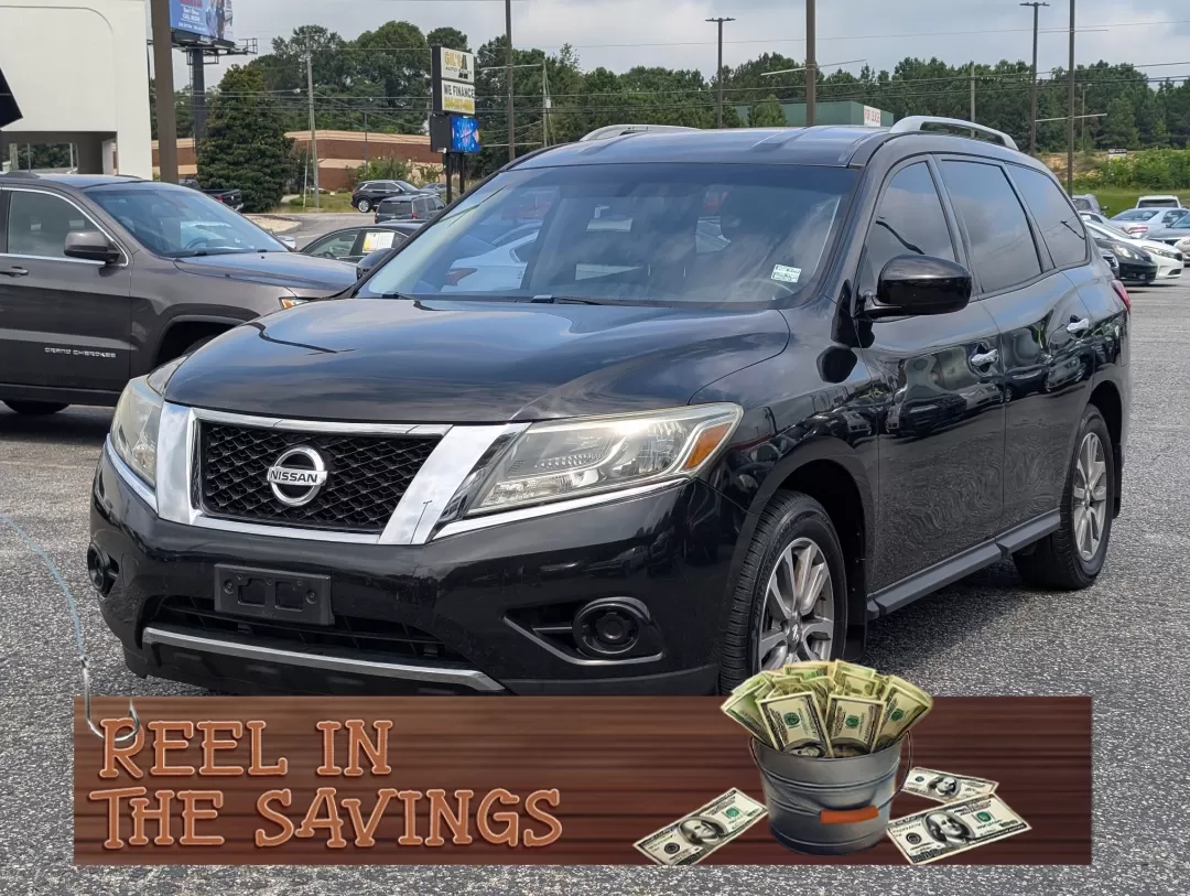 2015 /Charcoal Nissan Pathfinder S (5N1AR2MN4FC) with an Other engine, located at 3959 U.S. 80 W, Phenix City, AL, 36870, (334) 297-4885, 32.469296, -85.135185 - **Discover Your Next Adventure with the 2015 Nissan Pathfinder at Gils Auto Phenix City** <br /> If you're searching for a reliable SUV that can comfortably accommodate the entire family while also being perfect for weekend getaways, look no further than the 2015 Nissan Pathfinder! This versatile - Photo#0