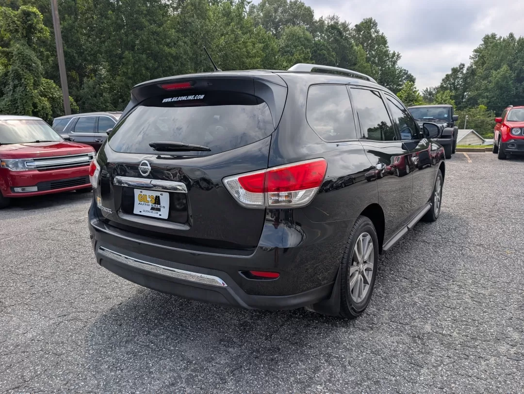 2015 /Charcoal Nissan Pathfinder S (5N1AR2MN4FC) with an Other engine, located at 3959 U.S. 80 W, Phenix City, AL, 36870, (334) 297-4885, 32.469296, -85.135185 - **Discover Your Next Adventure with the 2015 Nissan Pathfinder at Gils Auto Phenix City** <br /> If you're searching for a reliable SUV that can comfortably accommodate the entire family while also being perfect for weekend getaways, look no further than the 2015 Nissan Pathfinder! This versatile - Photo#4