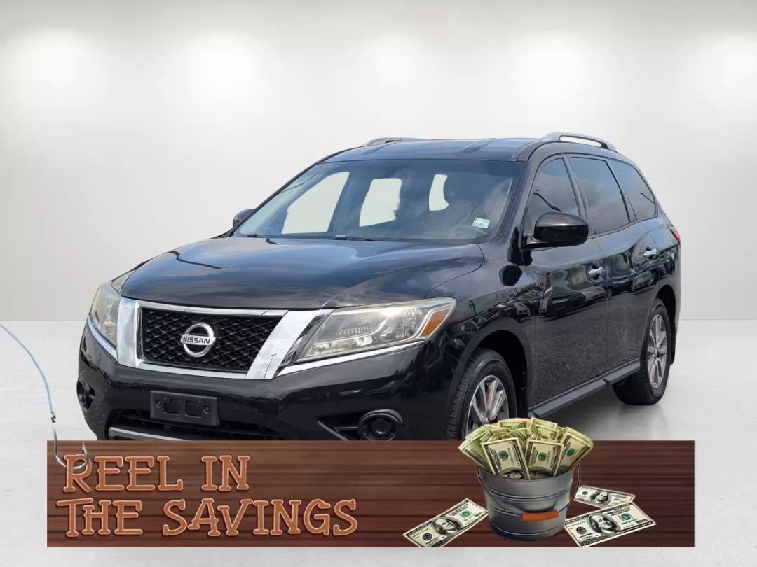 2015 /Charcoal Nissan Pathfinder S (5N1AR2MN4FC) with an Other engine, located at 3959 U.S. 80 W, Phenix City, AL, 36870, (334) 297-4885, 32.469296, -85.135185 - **Discover Your Next Adventure with the 2015 Nissan Pathfinder at Gils Auto Phenix City** <br /> If you're searching for a reliable SUV that can comfortably accommodate the entire family while also being perfect for weekend getaways, look no further than the 2015 Nissan Pathfinder! This versatile - Photo#0