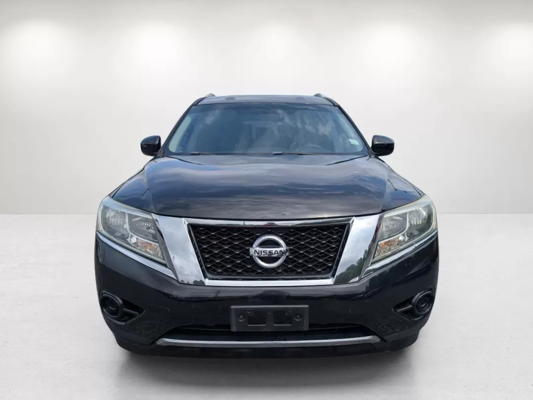 2015 /Charcoal Nissan Pathfinder S (5N1AR2MN4FC) with an Other engine, located at 3959 U.S. 80 W, Phenix City, AL, 36870, (334) 297-4885, 32.469296, -85.135185 - **Discover Your Next Adventure with the 2015 Nissan Pathfinder at Gils Auto Phenix City** <br /> If you're searching for a reliable SUV that can comfortably accommodate the entire family while also being perfect for weekend getaways, look no further than the 2015 Nissan Pathfinder! This versatile - Photo#2