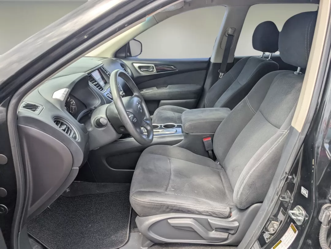 2015 /Charcoal Nissan Pathfinder S (5N1AR2MN4FC) with an Other engine, located at 3959 U.S. 80 W, Phenix City, AL, 36870, (334) 297-4885, 32.469296, -85.135185 - **Discover Your Next Adventure with the 2015 Nissan Pathfinder at Gils Auto Phenix City** <br /> If you're searching for a reliable SUV that can comfortably accommodate the entire family while also being perfect for weekend getaways, look no further than the 2015 Nissan Pathfinder! This versatile - Photo#10