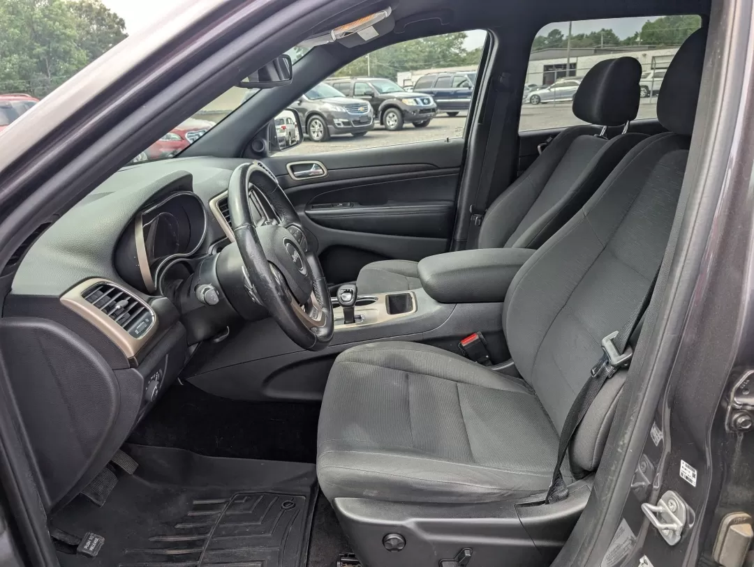 2015 /Black Jeep Grand Cherokee Laredo (1C4RJEAG9FC) with an Other engine, located at 3959 U.S. 80 W, Phenix City, AL, 36870, (334) 297-4885, 32.469296, -85.135185 - **Unleash Your Adventurous Spirit with This 2015 Jeep Grand Cherokee Laredo!**<br /> <br /> Are you ready to elevate your lifestyle and embark on unforgettable journeys? The 2015 Jeep Grand Cherokee Laredo is not just a vehicle; it's an experience waiting to happen. Designed for those who crave adve - Photo#9