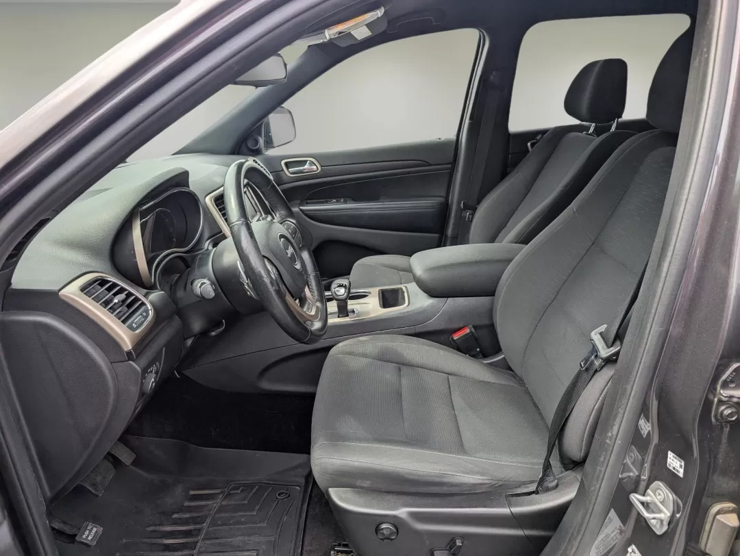 2015 /Black Jeep Grand Cherokee Laredo (1C4RJEAG9FC) with an Other engine, located at 3959 U.S. 80 W, Phenix City, AL, 36870, (334) 297-4885, 32.469296, -85.135185 - **Unleash Your Adventurous Spirit with This 2015 Jeep Grand Cherokee Laredo!**<br /> <br /> Are you ready to elevate your lifestyle and embark on unforgettable journeys? The 2015 Jeep Grand Cherokee Laredo is not just a vehicle; it's an experience waiting to happen. Designed for those who crave adve - Photo#10