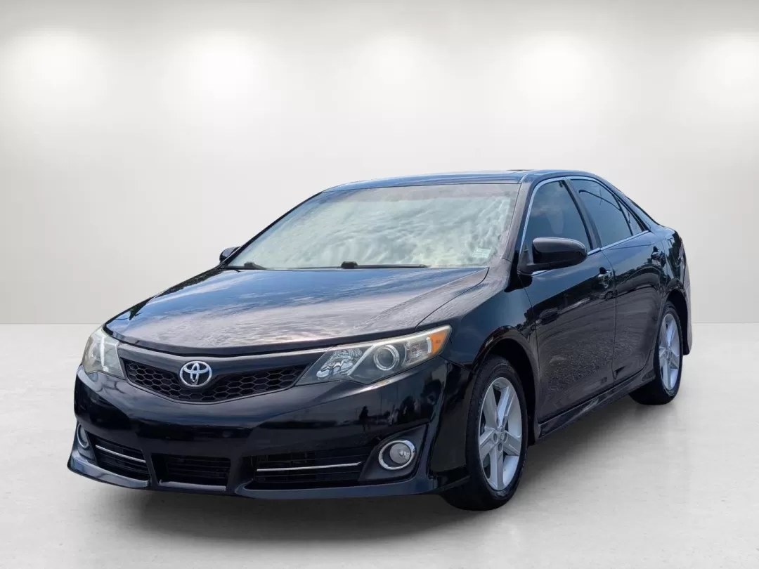2013 Toyota Camry SE (4T1BF1FK5DU) with an Other engine, located at 1430 Gateway Drive, Opelika, AL, 36801, (334) 239-0944, 32.637871, -85.409790 - Are you ready to upgrade your daily drive with a reliable sedan that combines style and efficiency? Look no further than this stunning 2013 Toyota Camry SE, available now at Gils Auto in Phenix City, AL! Whether you're commuting through the bustling streets of downtown or running errands around the - Photo#1