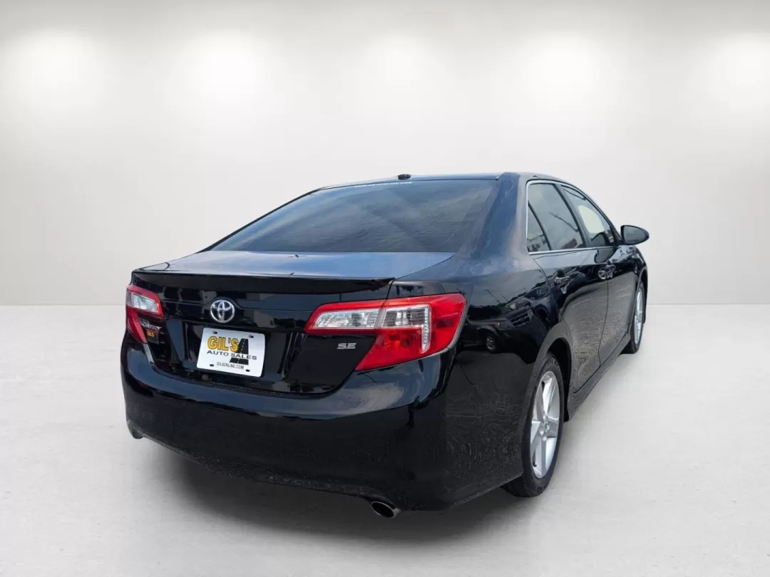 2013 Toyota Camry SE (4T1BF1FK5DU) with an Other engine, located at 1430 Gateway Drive, Opelika, AL, 36801, (334) 239-0944, 32.637871, -85.409790 - Are you ready to upgrade your daily drive with a reliable sedan that combines style and efficiency? Look no further than this stunning 2013 Toyota Camry SE, available now at Gils Auto in Phenix City, AL! Whether you're commuting through the bustling streets of downtown or running errands around the - Photo#9