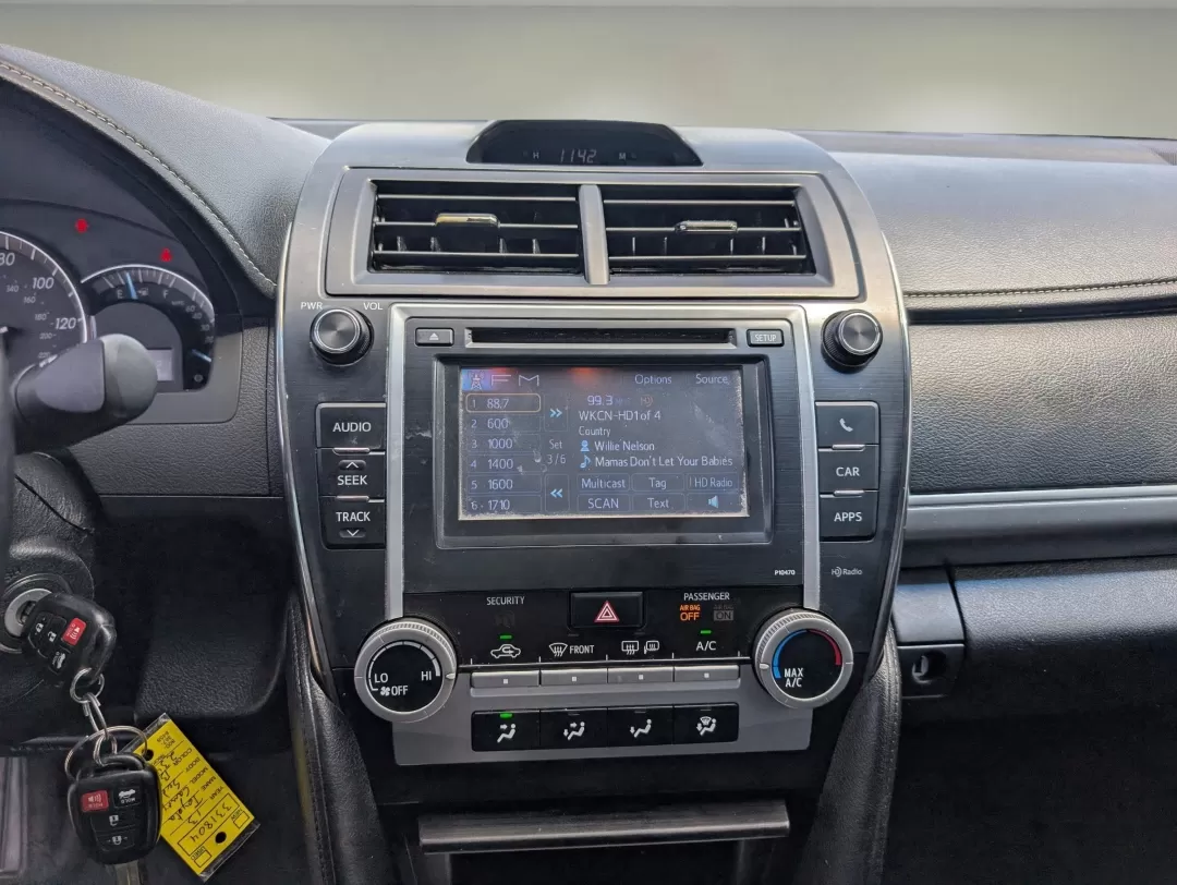 2013 Toyota Camry SE (4T1BF1FK5DU) with an Other engine, located at 1430 Gateway Drive, Opelika, AL, 36801, (334) 239-0944, 32.637871, -85.409790 - Are you ready to upgrade your daily drive with a reliable sedan that combines style and efficiency? Look no further than this stunning 2013 Toyota Camry SE, available now at Gils Auto in Phenix City, AL! Whether you're commuting through the bustling streets of downtown or running errands around the - Photo#27