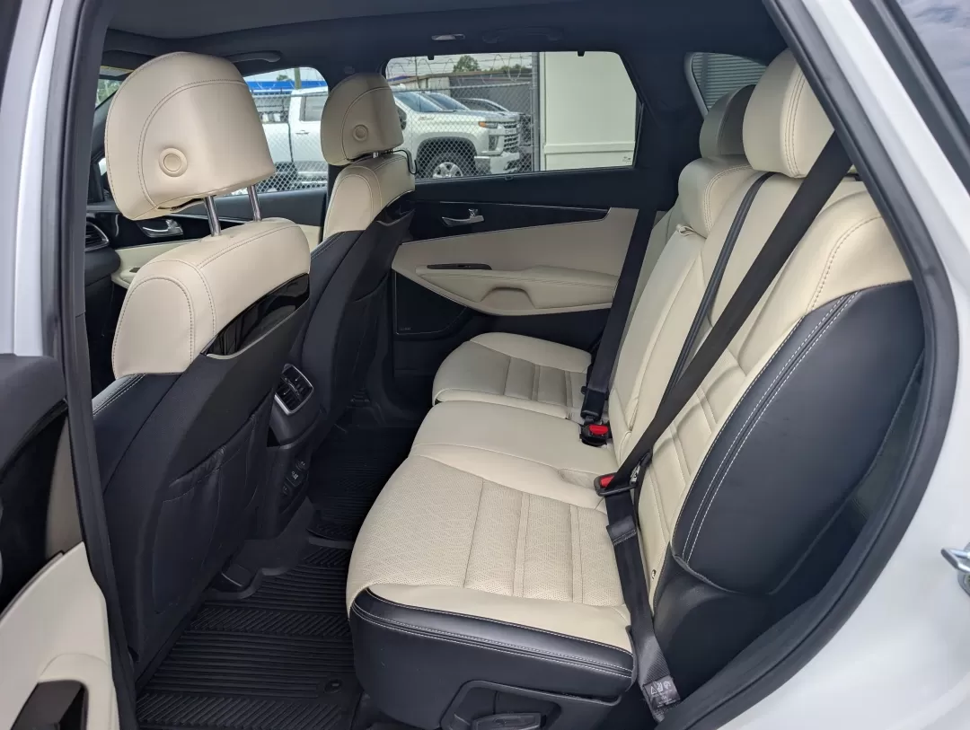 2017 /Satin Black Kia Sorento SXL V6 (5XYPK4A59HG) with an Other engine, located at 3959 U.S. 80 W, Phenix City, AL, 36870, (334) 297-4885, 32.469296, -85.135185 - Are you ready to elevate your family adventures or daily commutes with a vehicle that strikes the perfect balance between comfort, style, and reliability? Look no further than this stunning 2017 Kia Sorento SXL V6, now available at Gils Auto in Phenix City, AL. Whether you're navigating the bustling - Photo#10