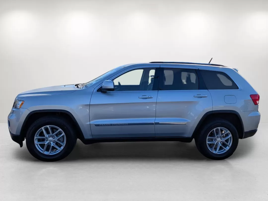 2011 /Dark Graystone/Medium Graystone Interior Jeep Grand Cherokee Laredo (1J4RS4GG3BC) with an Other engine, located at 5115 14th Ave., Columbus, GA, 31904, (706) 323-0345, 32.511494, -84.971046 - ### Explore the Open Road with the 2011 Jeep Grand Cherokee Laredo at Gils Auto!<br /> <br /> Are you ready for weekend adventures, family road trips, or simply an everyday reliable ride? Look no further! The **2011 Jeep Grand Cherokee Laredo** is the ultimate SUV that blends luxury, performance, an - Photo#7