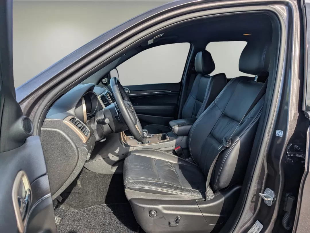 2015 /Black Jeep Grand Cherokee Limited (1C4RJEBG1FC) with an Other engine, located at 5115 14th Ave., Columbus, GA, 31904, (706) 323-0345, 32.511494, -84.971046 - **Elevate Your Everyday Adventures in This 2015 Jeep Grand Cherokee Limited!**<br /> <br /> Are you searching for the ultimate SUV that can keep up with your bustling lifestyle? Look no further! This 2015 Jeep Grand Cherokee Limited is perfect for those who crave both adventure and everyday utility. - Photo#8