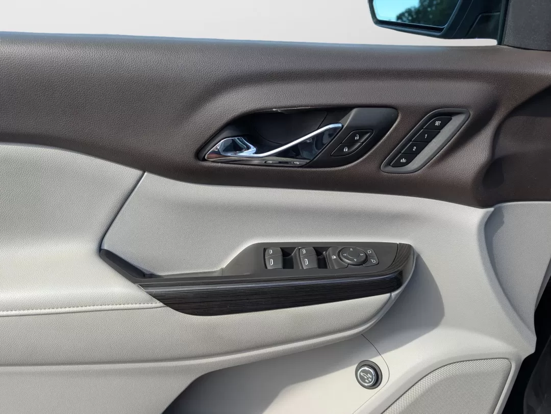 2018 /Cocoa/ Light Ash Gray GMC Acadia SLT (1GKKNWLS1JZ) with an Other engine, located at 3959 U.S. 80 W, Phenix City, AL, 36870, (334) 297-4885, 32.469296, -85.135185 - Experience the perfect blend of style, comfort, and functionality with this stunning 2018 GMC Acadia SLT, available now at Gils Auto in Phenix City, AL. Ideal for growing families or adventurous weekend warriors, this spacious SUV is designed to accommodate your unique lifestyle. Whether you're navi - Photo#17
