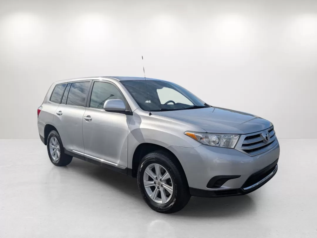2012 Toyota Highlander (5TDZA3EH2CS) with an Other engine, located at 5115 14th Ave., Columbus, GA, 31904, (706) 323-0345, 32.511494, -84.971046 - **Discover Endless Adventures with the 2012 Toyota Highlander at Gils Auto!**<br /> <br /> Are you in the market for a dependable SUV that perfectly balances comfort, versatility, and style? Look no further than the 2012 Toyota Highlander, available now at Gils Auto in Phenix City, AL. This spacious - Photo#2