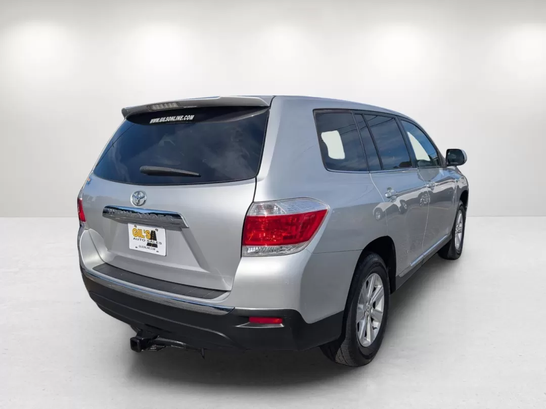 2012 Toyota Highlander (5TDZA3EH2CS) with an Other engine, located at 3959 U.S. 80 W, Phenix City, AL, 36870, (334) 297-4885, 32.469296, -85.135185 - **Discover Endless Adventures with the 2012 Toyota Highlander at Gils Auto!**<br /> <br /> Are you in the market for a dependable SUV that perfectly balances comfort, versatility, and style? Look no further than the 2012 Toyota Highlander, available now at Gils Auto in Phenix City, AL. This spacious - Photo#4
