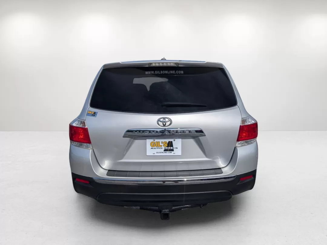 2012 Toyota Highlander (5TDZA3EH2CS) with an Other engine, located at 3959 U.S. 80 W, Phenix City, AL, 36870, (334) 297-4885, 32.469296, -85.135185 - **Discover Endless Adventures with the 2012 Toyota Highlander at Gils Auto!**<br /> <br /> Are you in the market for a dependable SUV that perfectly balances comfort, versatility, and style? Look no further than the 2012 Toyota Highlander, available now at Gils Auto in Phenix City, AL. This spacious - Photo#5