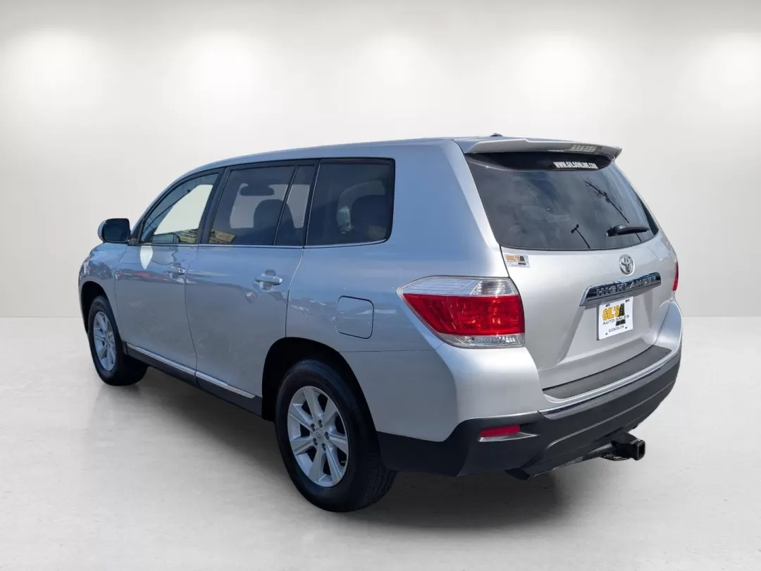 2012 Toyota Highlander (5TDZA3EH2CS) with an Other engine, located at 3959 U.S. 80 W, Phenix City, AL, 36870, (334) 297-4885, 32.469296, -85.135185 - **Discover Endless Adventures with the 2012 Toyota Highlander at Gils Auto!**<br /> <br /> Are you in the market for a dependable SUV that perfectly balances comfort, versatility, and style? Look no further than the 2012 Toyota Highlander, available now at Gils Auto in Phenix City, AL. This spacious - Photo#6