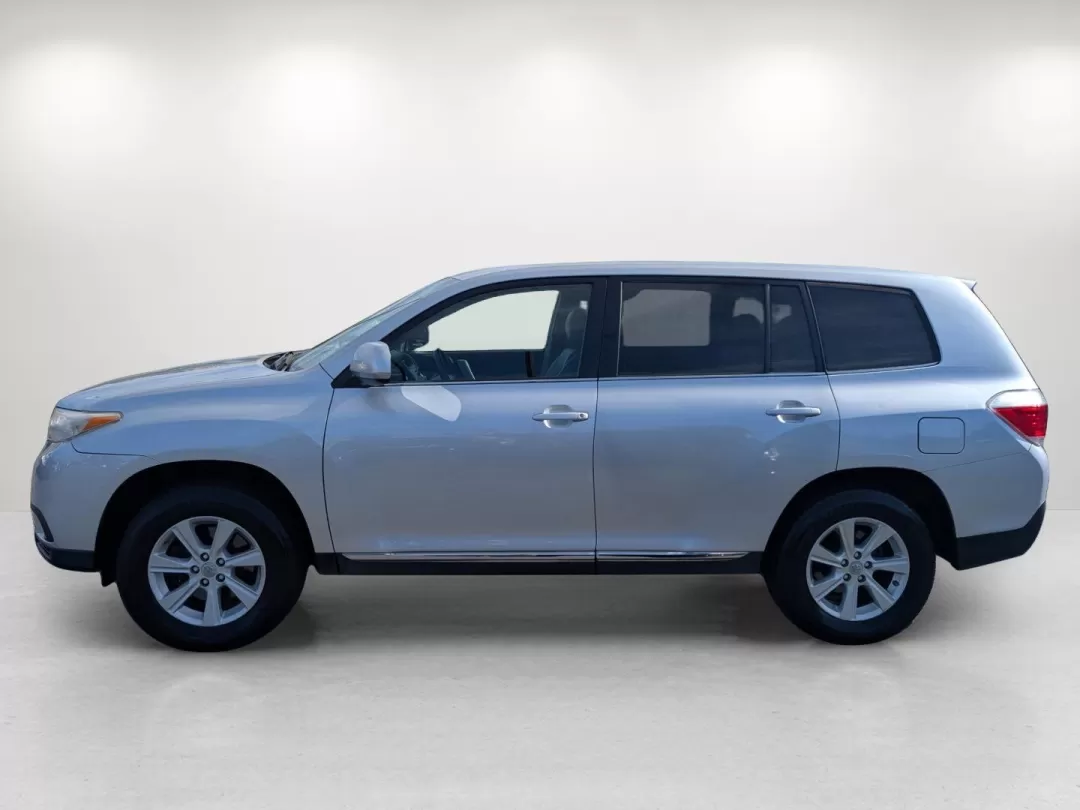 2012 Toyota Highlander (5TDZA3EH2CS) with an Other engine, located at 3959 U.S. 80 W, Phenix City, AL, 36870, (334) 297-4885, 32.469296, -85.135185 - **Discover Endless Adventures with the 2012 Toyota Highlander at Gils Auto!**<br /> <br /> Are you in the market for a dependable SUV that perfectly balances comfort, versatility, and style? Look no further than the 2012 Toyota Highlander, available now at Gils Auto in Phenix City, AL. This spacious - Photo#7
