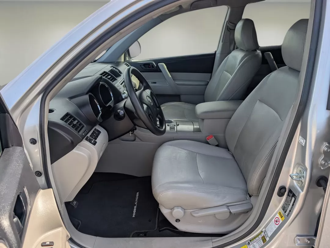 2012 Toyota Highlander (5TDZA3EH2CS) with an Other engine, located at 3959 U.S. 80 W, Phenix City, AL, 36870, (334) 297-4885, 32.469296, -85.135185 - **Discover Endless Adventures with the 2012 Toyota Highlander at Gils Auto!**<br /> <br /> Are you in the market for a dependable SUV that perfectly balances comfort, versatility, and style? Look no further than the 2012 Toyota Highlander, available now at Gils Auto in Phenix City, AL. This spacious - Photo#8