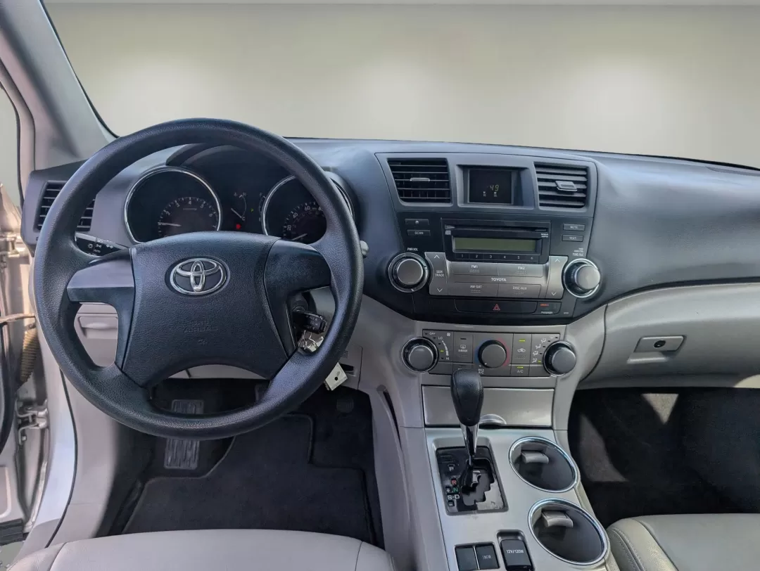 2012 Toyota Highlander (5TDZA3EH2CS) with an Other engine, located at 3959 U.S. 80 W, Phenix City, AL, 36870, (334) 297-4885, 32.469296, -85.135185 - **Discover Endless Adventures with the 2012 Toyota Highlander at Gils Auto!**<br /> <br /> Are you in the market for a dependable SUV that perfectly balances comfort, versatility, and style? Look no further than the 2012 Toyota Highlander, available now at Gils Auto in Phenix City, AL. This spacious - Photo#11