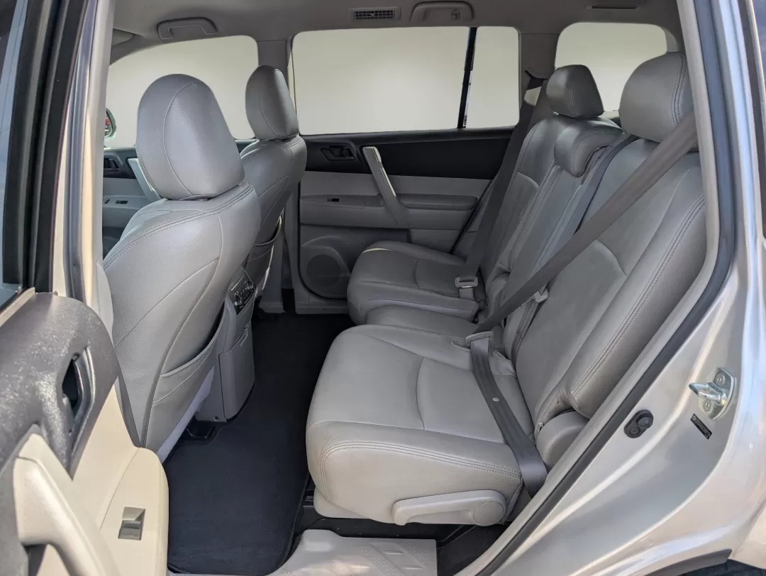 2012 Toyota Highlander (5TDZA3EH2CS) with an Other engine, located at 7000 Northlake Connector, Columbus, GA, 31904, (706) 987-8085, 32.524975, -84.978134 - **Discover Endless Adventures with the 2012 Toyota Highlander at Gils Auto!**<br /> <br /> Are you in the market for a dependable SUV that perfectly balances comfort, versatility, and style? Look no further than the 2012 Toyota Highlander, available now at Gils Auto in Phenix City, AL. This spacious - Photo#9