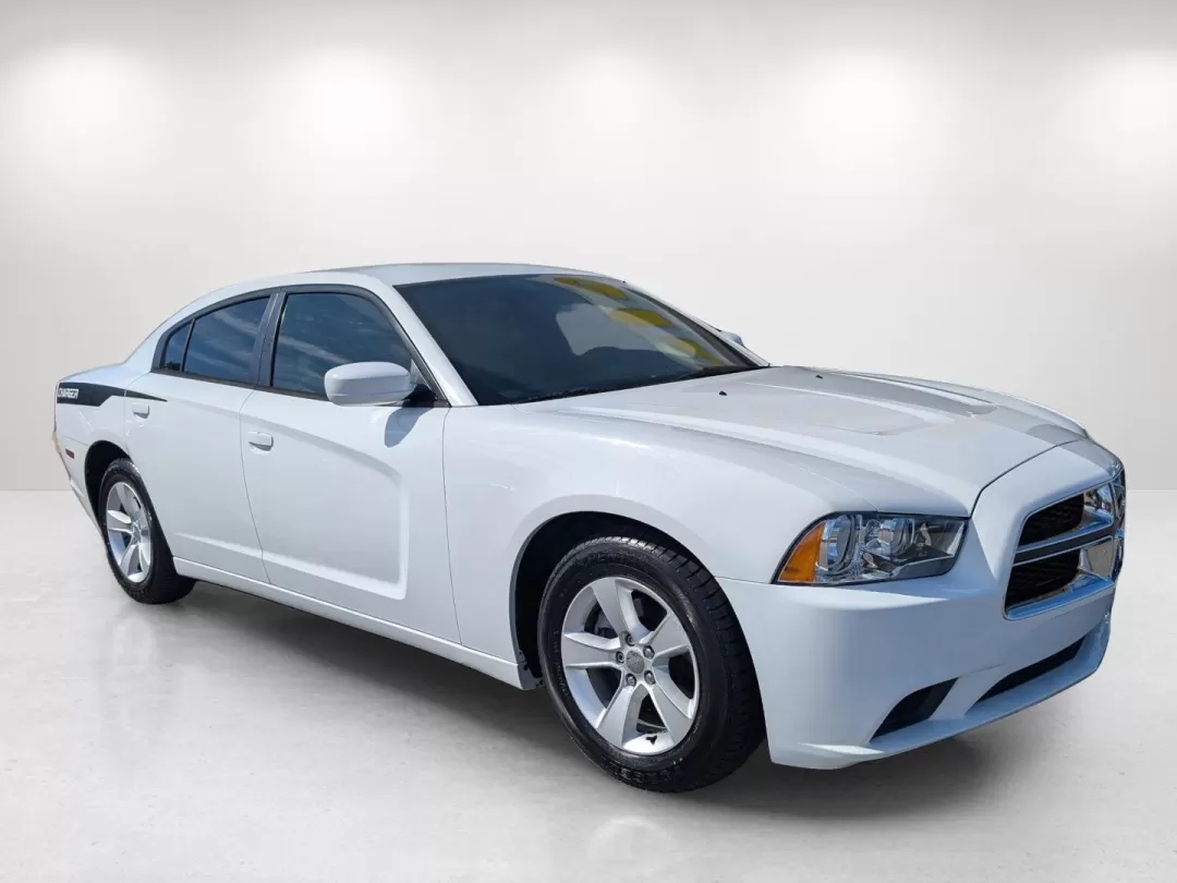 2014 /Black/Lt Frost Beige Dodge Charger SE (2C3CDXBG4EH) with an Other engine, located at 804 22nd Ave, Phenix City, AL, 36870, (334) 297-1860, 32.484749, -85.024475 - **Unleash Your Inner Adventurer with the 2014 Dodge Charger SE Perfect for Budget-Conscious Buyers!**<br /> <br /> Are you searching for a reliable, stylish car that won't break the bank? The 2014 Dodge Charger SE brings power, performance, and comfort together, making it the ideal choice for anyon - Photo#2