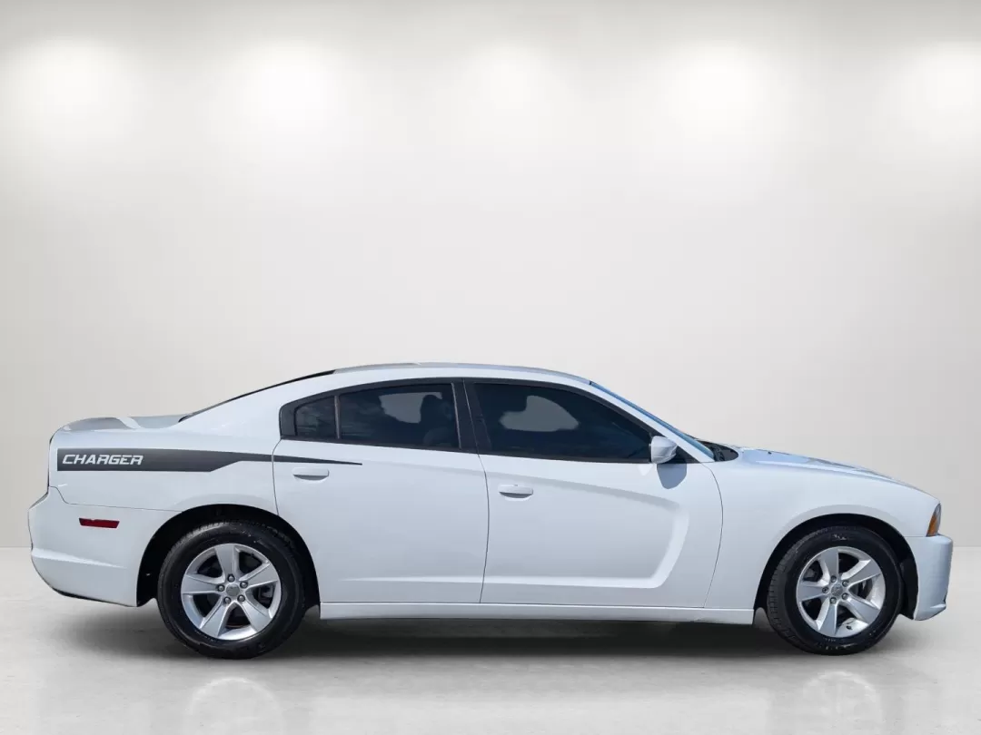 2014 /Black/Lt Frost Beige Dodge Charger SE (2C3CDXBG4EH) with an Other engine, located at 804 22nd Ave, Phenix City, AL, 36870, (334) 297-1860, 32.484749, -85.024475 - **Unleash Your Inner Adventurer with the 2014 Dodge Charger SE Perfect for Budget-Conscious Buyers!**<br /> <br /> Are you searching for a reliable, stylish car that won't break the bank? The 2014 Dodge Charger SE brings power, performance, and comfort together, making it the ideal choice for anyon - Photo#3