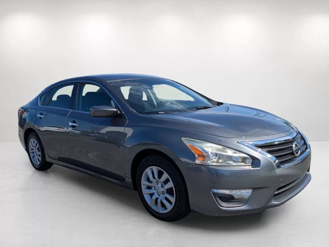 2014 /Charcoal Nissan Altima 2.5 S (1N4AL3AP3EN) with an Other engine, located at 7000 Northlake Connector, Columbus, GA, 31904, (706) 987-8085, 32.524975, -84.978134 - **Discover Your Next Adventure with the 2014 Nissan Altima at Gils Auto - Phenix City!**<br /> <br /> Are you in search of a reliable sedan that fits perfectly into your busy lifestyle? Look no further than this 2014 Nissan Altima 2.5 S, available now at Gils Auto, your trusted Buy Here Pay Here dea - Photo#2