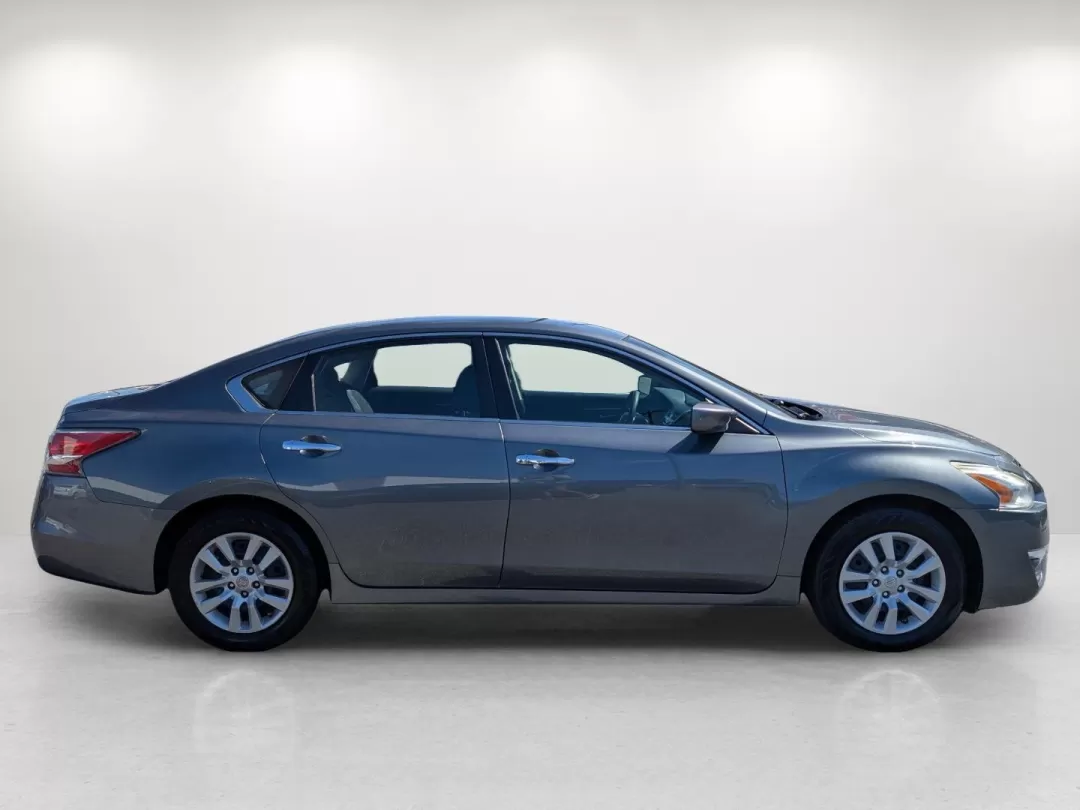 2014 /Charcoal Nissan Altima 2.5 S (1N4AL3AP3EN) with an Other engine, located at 7000 Northlake Connector, Columbus, GA, 31904, (706) 987-8085, 32.524975, -84.978134 - **Discover Your Next Adventure with the 2014 Nissan Altima at Gils Auto - Phenix City!**<br /> <br /> Are you in search of a reliable sedan that fits perfectly into your busy lifestyle? Look no further than this 2014 Nissan Altima 2.5 S, available now at Gils Auto, your trusted Buy Here Pay Here dea - Photo#3