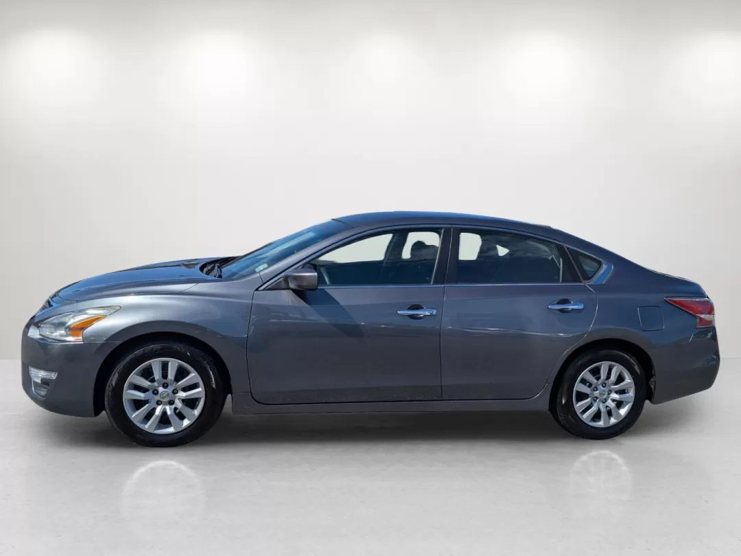 2014 /Charcoal Nissan Altima 2.5 S (1N4AL3AP3EN) with an Other engine, located at 7000 Northlake Connector, Columbus, GA, 31904, (706) 987-8085, 32.524975, -84.978134 - **Discover Your Next Adventure with the 2014 Nissan Altima at Gils Auto - Phenix City!**<br /> <br /> Are you in search of a reliable sedan that fits perfectly into your busy lifestyle? Look no further than this 2014 Nissan Altima 2.5 S, available now at Gils Auto, your trusted Buy Here Pay Here dea - Photo#7