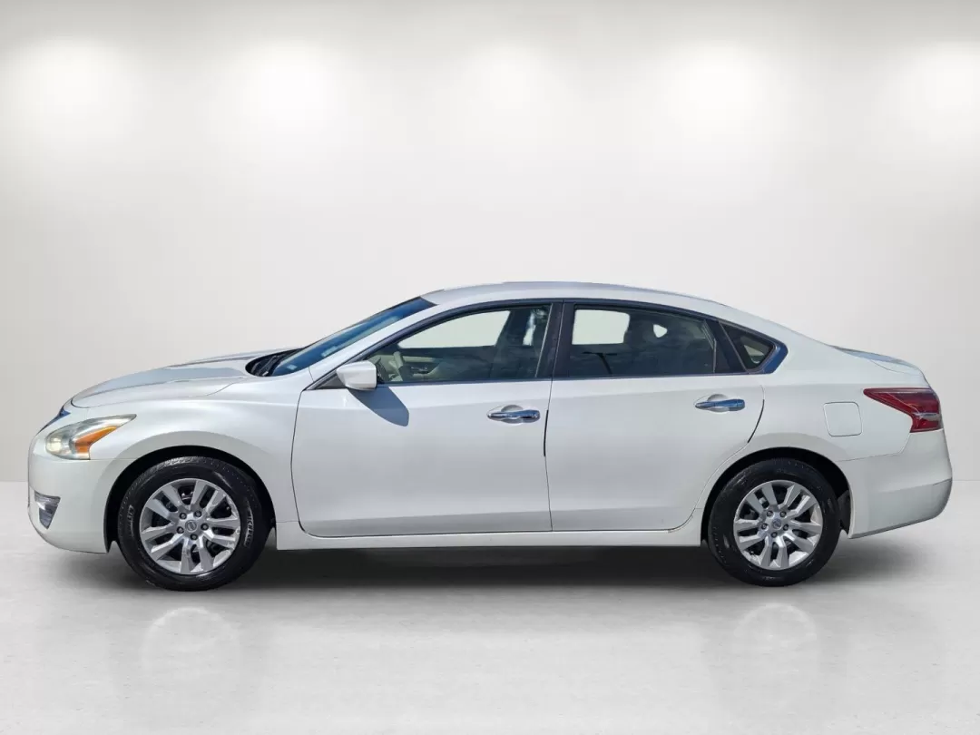 2013 /Beige Nissan Altima 2.5 S (1N4AL3APXDN) with an Other engine, located at 3959 U.S. 80 W, Phenix City, AL, 36870, (334) 297-4885, 32.469296, -85.135185 - Are you ready to elevate your driving experience? Whether you're commuting to work, running errands, or planning weekend getaways, the 2013 Nissan Altima 2.5 S is the perfect companion for your lifestyle. This sedan seamlessly combines comfort, fuel efficiency, and modern technology, making it an id - Photo#8