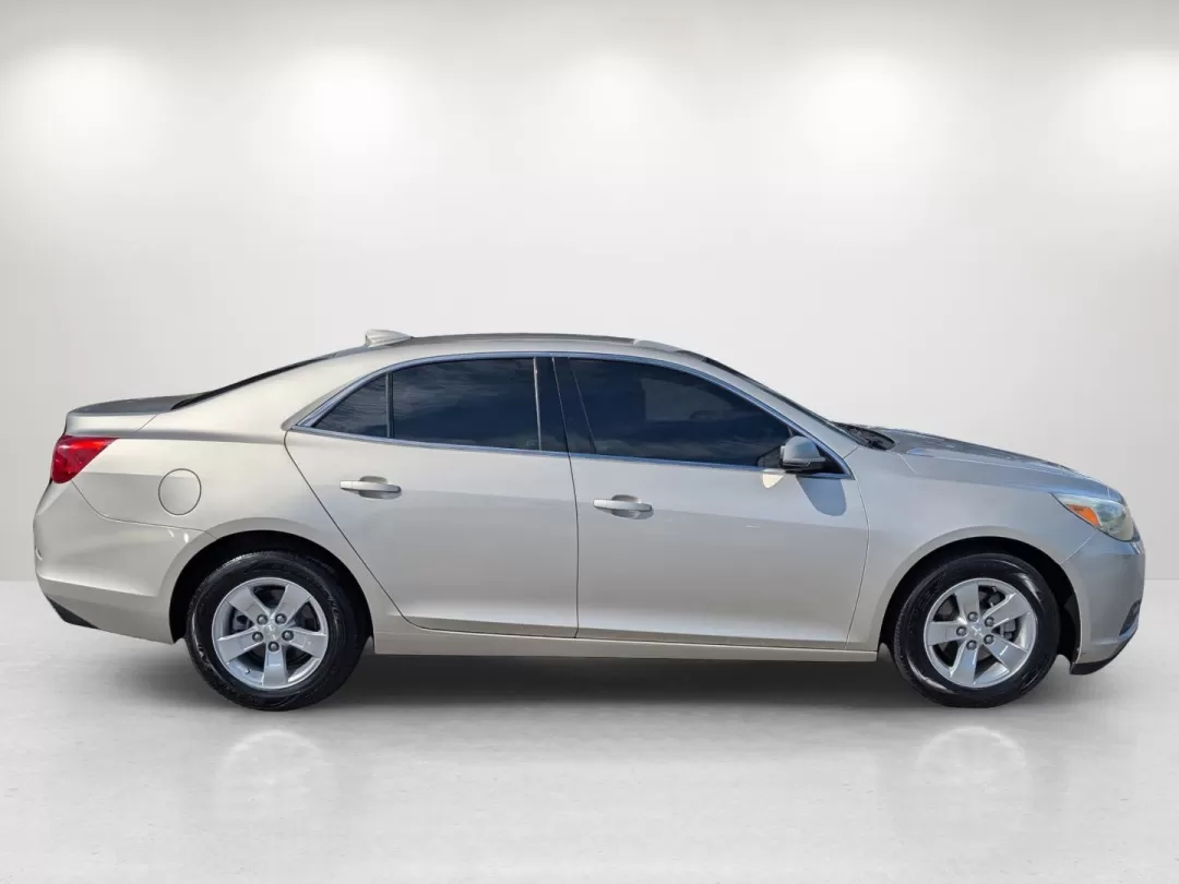 2015 /Cocoa/Light Neutral Chevrolet Malibu LT (1G11C5SLXFF) with an Other engine, located at 804 22nd Ave, Phenix City, AL, 36870, (334) 297-1860, 32.484749, -85.024475 - Experience the perfect blend of comfort, efficiency, and style with the 2015 Chevrolet Malibu LT, available now at Gils Auto in Phenix City, AL. This versatile sedan is ideal for anyone looking to enhance their daily commute, family outings, or weekend adventures without breaking the bank. With a re - Photo#3