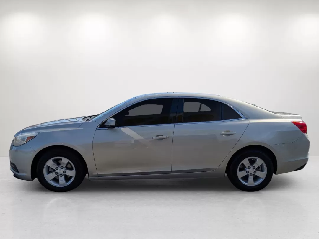 2015 /Cocoa/Light Neutral Chevrolet Malibu LT (1G11C5SLXFF) with an Other engine, located at 804 22nd Ave, Phenix City, AL, 36870, (334) 297-1860, 32.484749, -85.024475 - Experience the perfect blend of comfort, efficiency, and style with the 2015 Chevrolet Malibu LT, available now at Gils Auto in Phenix City, AL. This versatile sedan is ideal for anyone looking to enhance their daily commute, family outings, or weekend adventures without breaking the bank. With a re - Photo#7