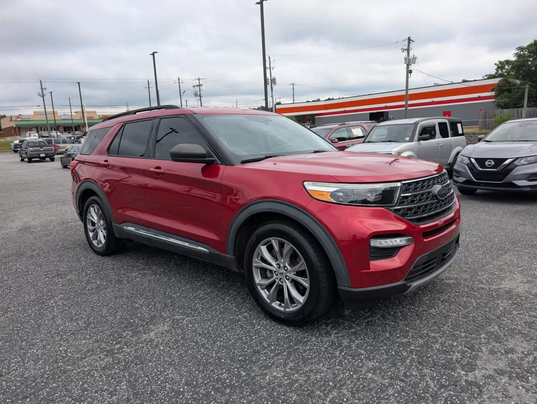 2020 Ford Explorer XLT (1FMSK7DH1LG) with an Other engine, located at 3959 U.S. 80 W, Phenix City, AL, 36870, (334) 297-4885, 32.469296, -85.135185 - **Discover Adventure with the 2020 Ford Explorer XLT at Gils Auto in Phenix City, AL!**<br /> <br /> Are you ready to elevate your family adventures and weekend getaways? The 2020 Ford Explorer XLT, a standout SUV, is designed for those who crave versatility and comfort on the road. Whether you're n - Photo#2