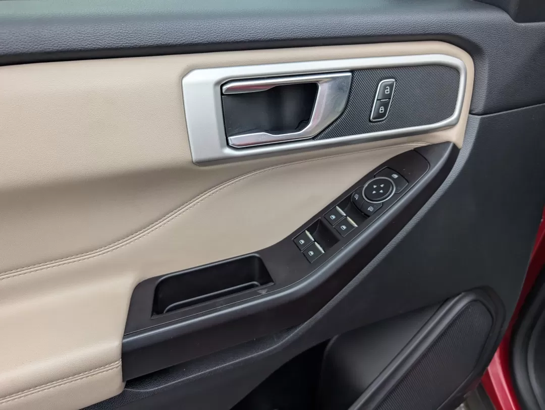 2020 Ford Explorer XLT (1FMSK7DH1LG) with an Other engine, located at 3959 U.S. 80 W, Phenix City, AL, 36870, (334) 297-4885, 32.469296, -85.135185 - **Discover Adventure with the 2020 Ford Explorer XLT at Gils Auto in Phenix City, AL!**<br /> <br /> Are you ready to elevate your family adventures and weekend getaways? The 2020 Ford Explorer XLT, a standout SUV, is designed for those who crave versatility and comfort on the road. Whether you're n - Photo#8