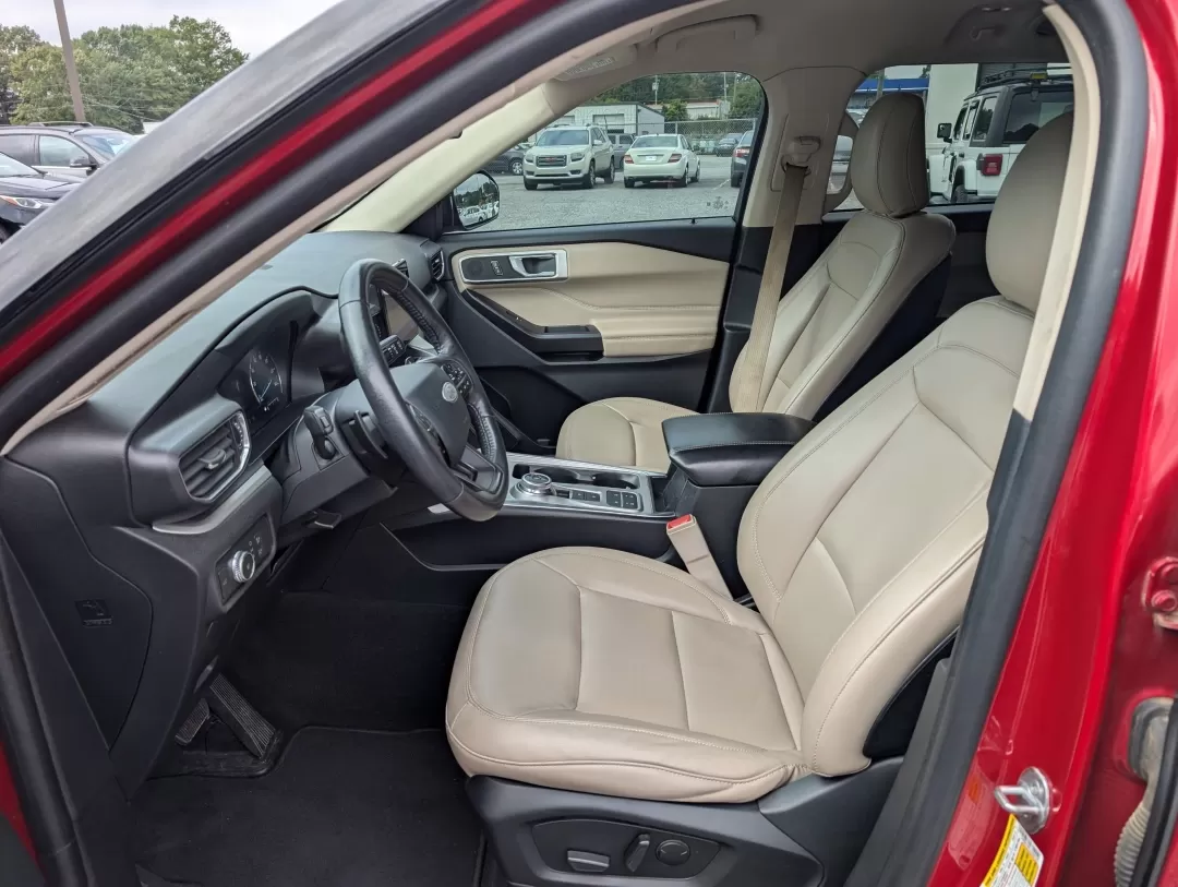 2020 Ford Explorer XLT (1FMSK7DH1LG) with an Other engine, located at 3959 U.S. 80 W, Phenix City, AL, 36870, (334) 297-4885, 32.469296, -85.135185 - **Discover Adventure with the 2020 Ford Explorer XLT at Gils Auto in Phenix City, AL!**<br /> <br /> Are you ready to elevate your family adventures and weekend getaways? The 2020 Ford Explorer XLT, a standout SUV, is designed for those who crave versatility and comfort on the road. Whether you're n - Photo#9
