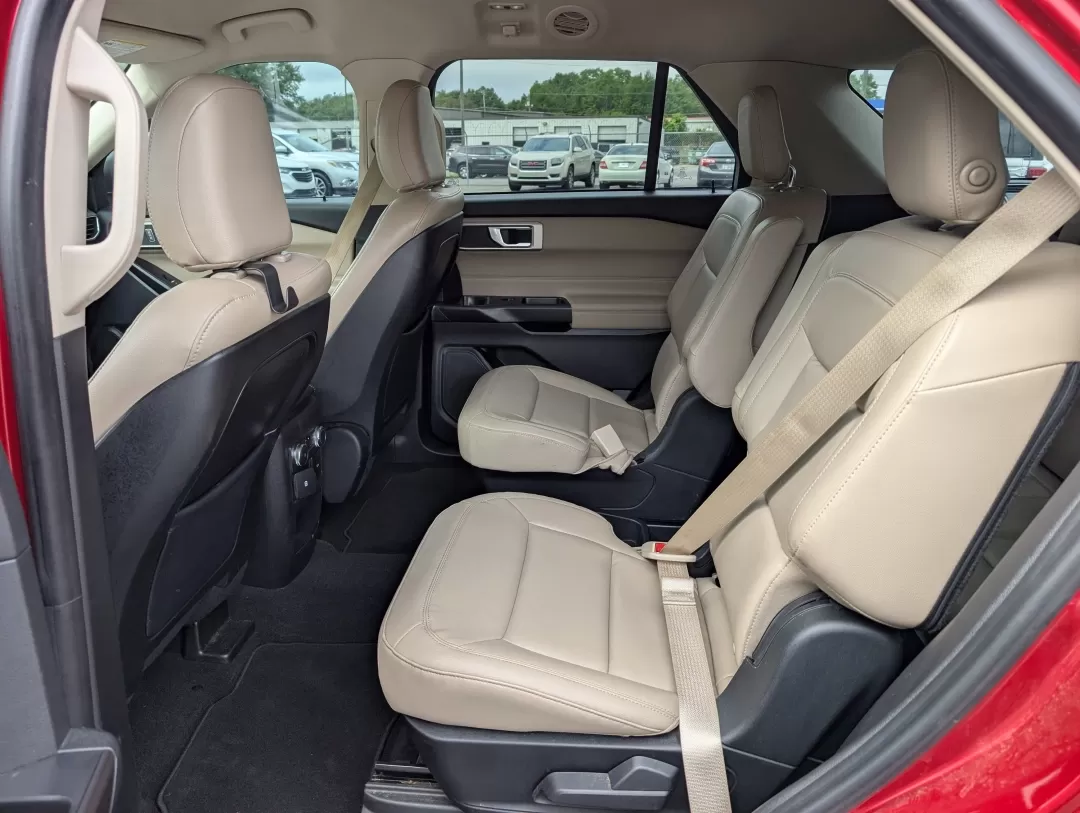 2020 Ford Explorer XLT (1FMSK7DH1LG) with an Other engine, located at 3959 U.S. 80 W, Phenix City, AL, 36870, (334) 297-4885, 32.469296, -85.135185 - **Discover Adventure with the 2020 Ford Explorer XLT at Gils Auto in Phenix City, AL!**<br /> <br /> Are you ready to elevate your family adventures and weekend getaways? The 2020 Ford Explorer XLT, a standout SUV, is designed for those who crave versatility and comfort on the road. Whether you're n - Photo#10