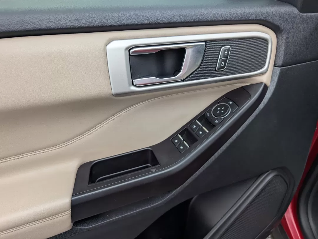 2020 Ford Explorer XLT (1FMSK7DH1LG) with an Other engine, located at 3959 U.S. 80 W, Phenix City, AL, 36870, (334) 297-4885, 32.469296, -85.135185 - **Discover Adventure with the 2020 Ford Explorer XLT at Gils Auto in Phenix City, AL!**<br /> <br /> Are you ready to elevate your family adventures and weekend getaways? The 2020 Ford Explorer XLT, a standout SUV, is designed for those who crave versatility and comfort on the road. Whether you're n - Photo#9