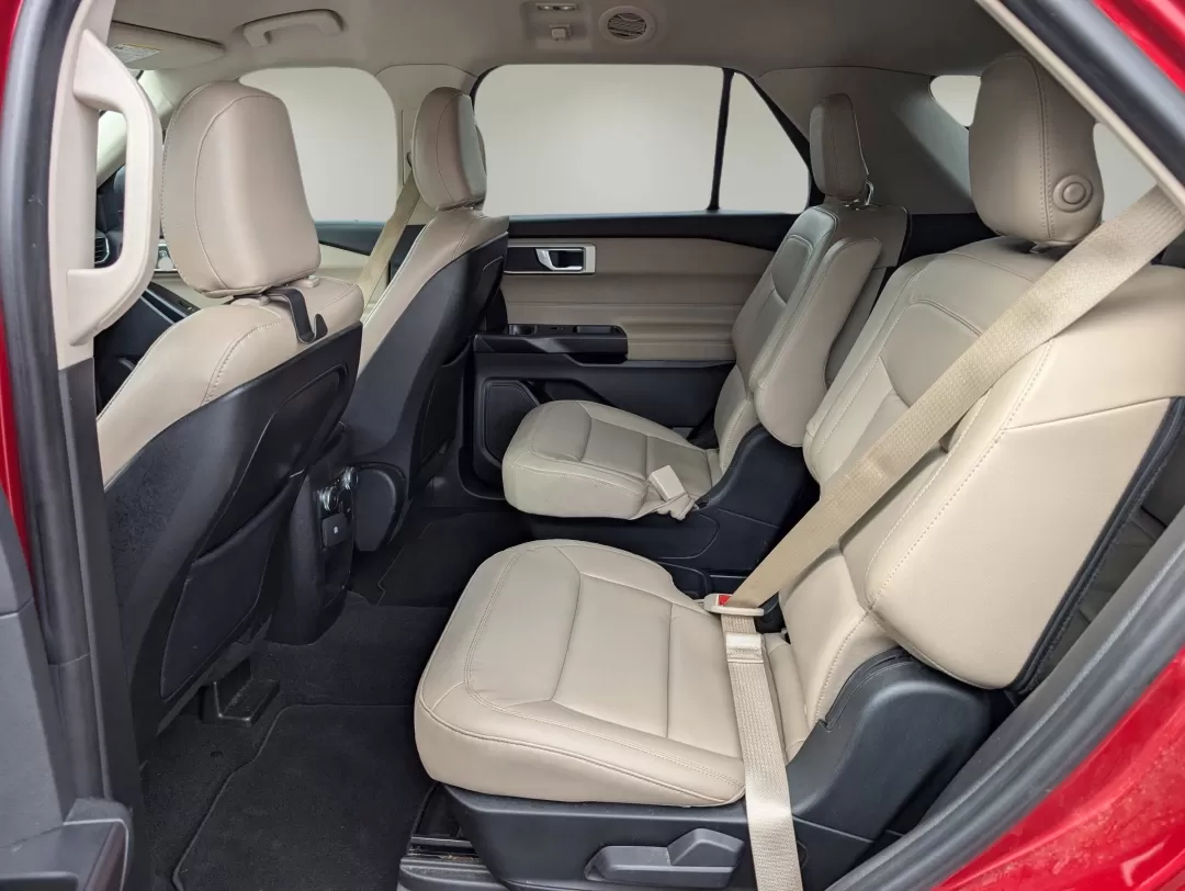 2020 Ford Explorer XLT (1FMSK7DH1LG) with an Other engine, located at 3959 U.S. 80 W, Phenix City, AL, 36870, (334) 297-4885, 32.469296, -85.135185 - **Discover Adventure with the 2020 Ford Explorer XLT at Gils Auto in Phenix City, AL!**<br /> <br /> Are you ready to elevate your family adventures and weekend getaways? The 2020 Ford Explorer XLT, a standout SUV, is designed for those who crave versatility and comfort on the road. Whether you're n - Photo#11